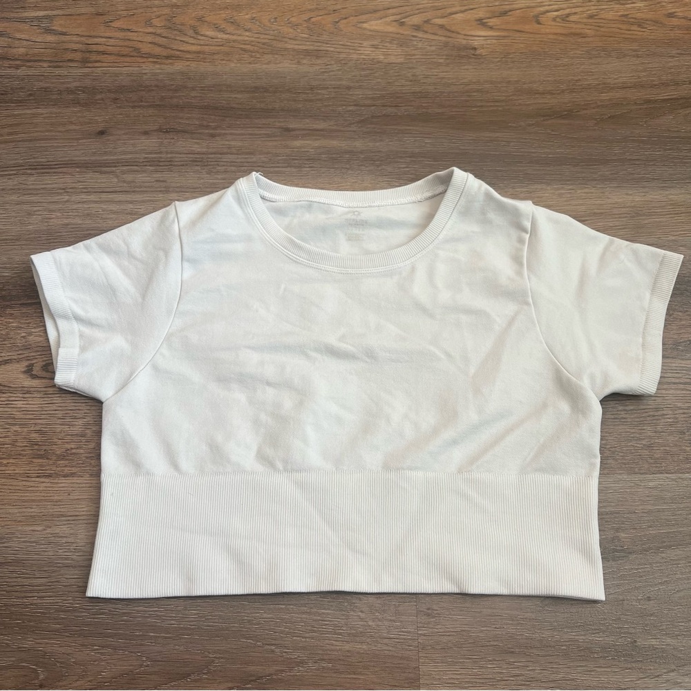 Aerie OFFLINE Sidewalk Seamless Cropped T-Shirt Medium Off White Ribbed Stretchy